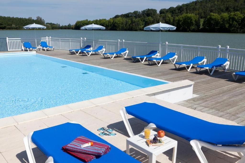 Residence Pierre & Vacances Le Hameau Du Lac Марсиак Екстериор снимка