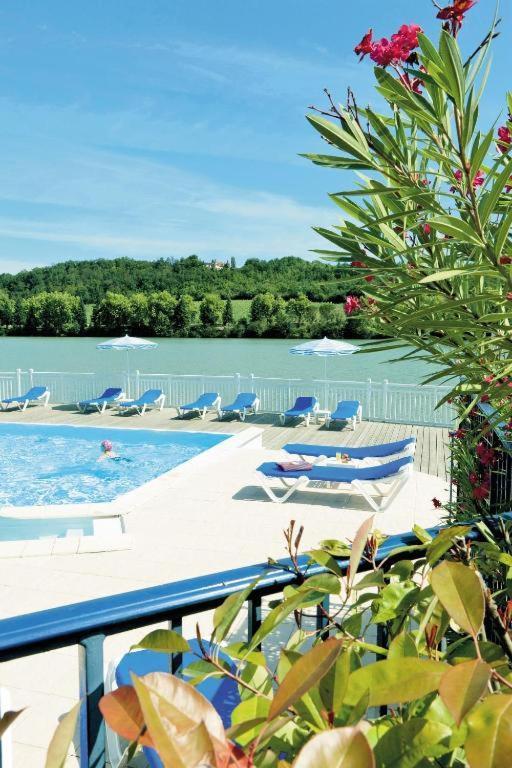 Residence Pierre & Vacances Le Hameau Du Lac Марсиак Екстериор снимка